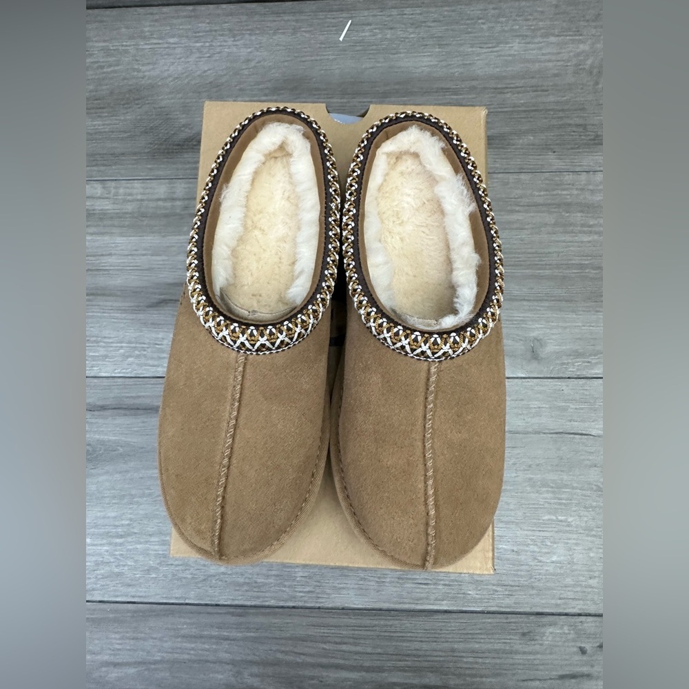 UGG Kids Tasman II Slippers – Chestnut Suede Sheepskin Slip-On - Picture 3 of 5